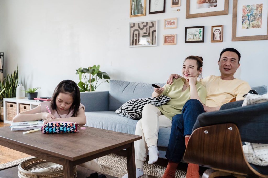 Comment choisir le bon professionnel pour la pose de parquet ?