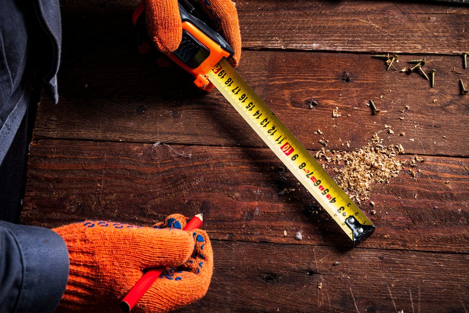 Comment choisir le bon professionnel pour la pose de parquet ?