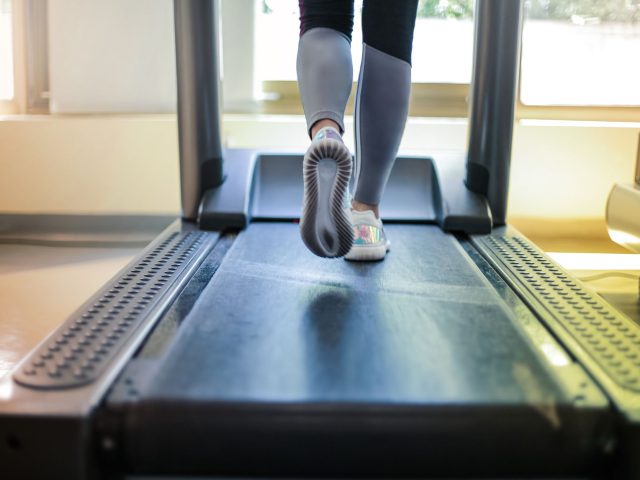 Choisir le tapis de course idéal pour s&rsquo;entraîner chez soi