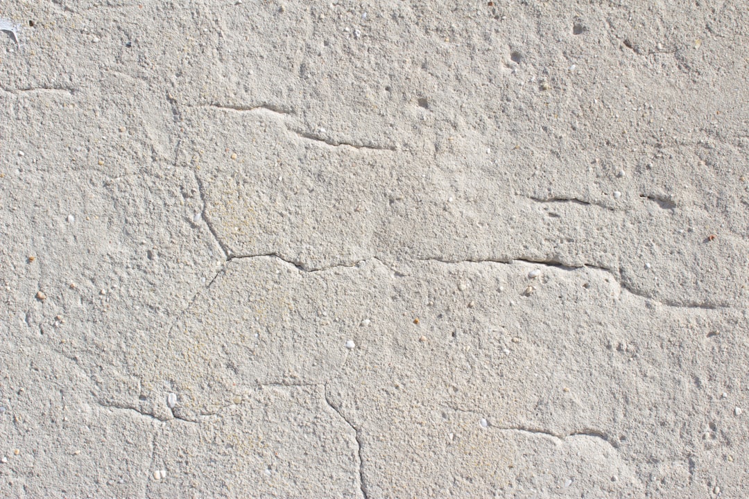 Meilleures colles pour réparer un carrelage fissuré